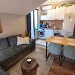мансарда с фантастични гледки и две спални Apartman