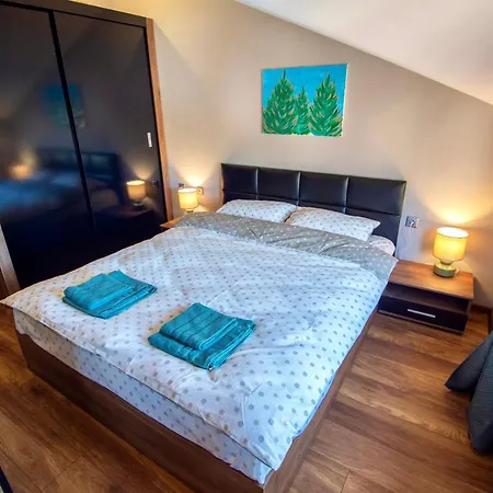 мансарда с фантастични гледки и две спални Apartment