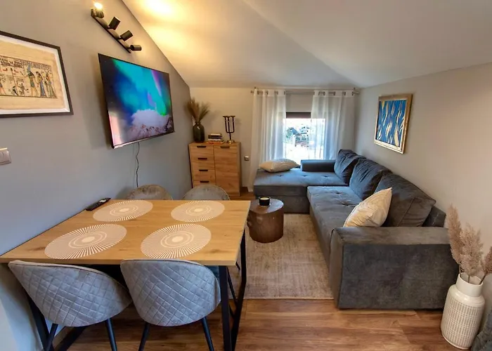 Apartment мансарда с фантастични гледки и две спални *